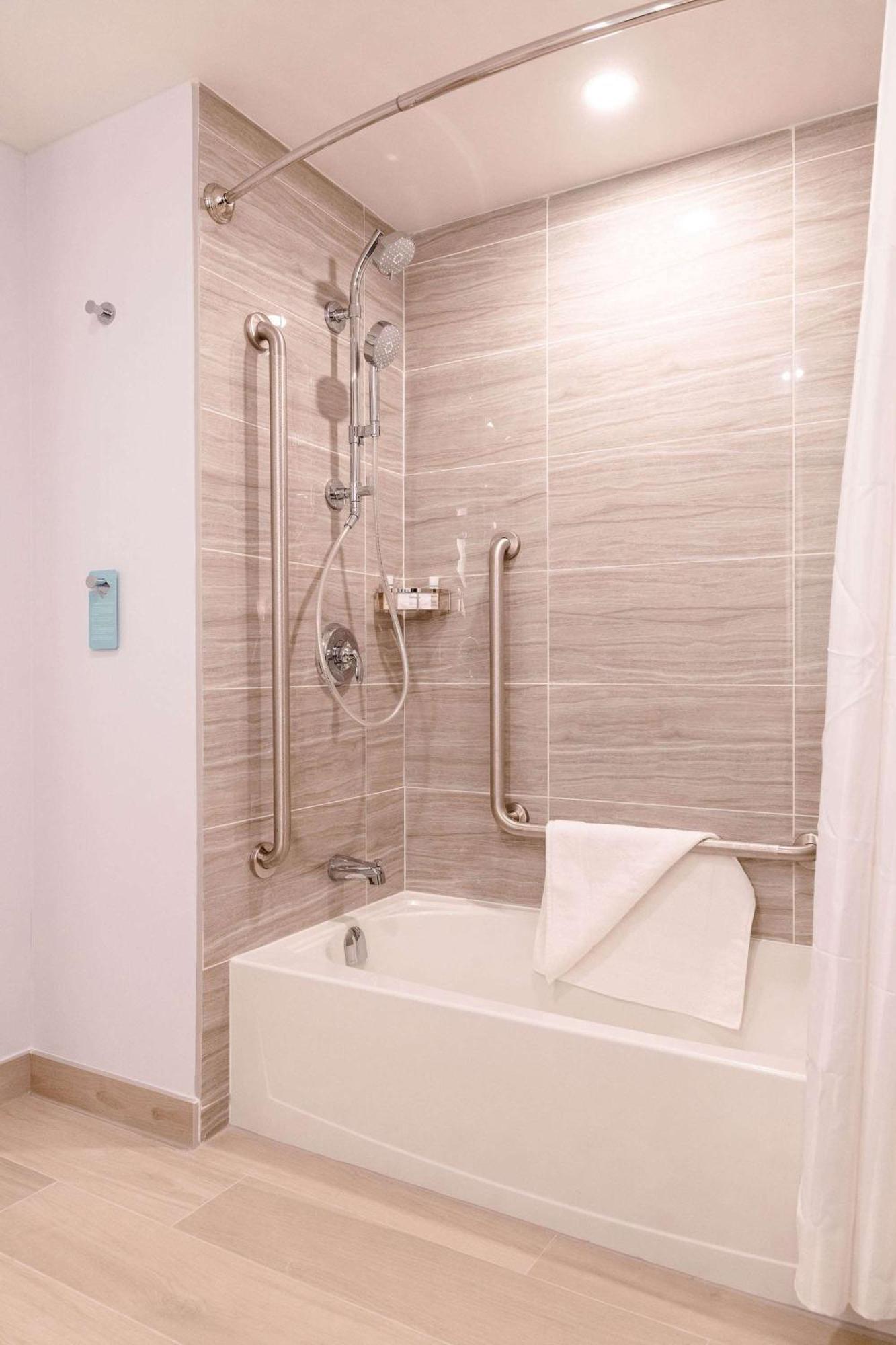 Hilton Garden Inn Sudbury, Ontario, Canada Luaran gambar